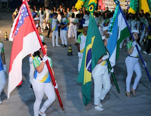 DESFILE CÍVICO DAS ESCOLAS MUNICIPAIS DE MANACAPURU